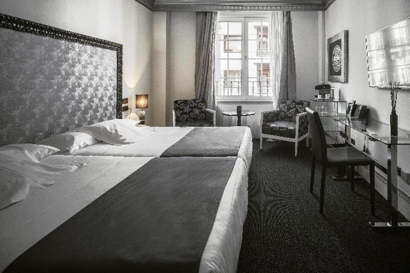 فندق لوبيز دي هارو بلباو الغرفة الصورة A room at the hotel