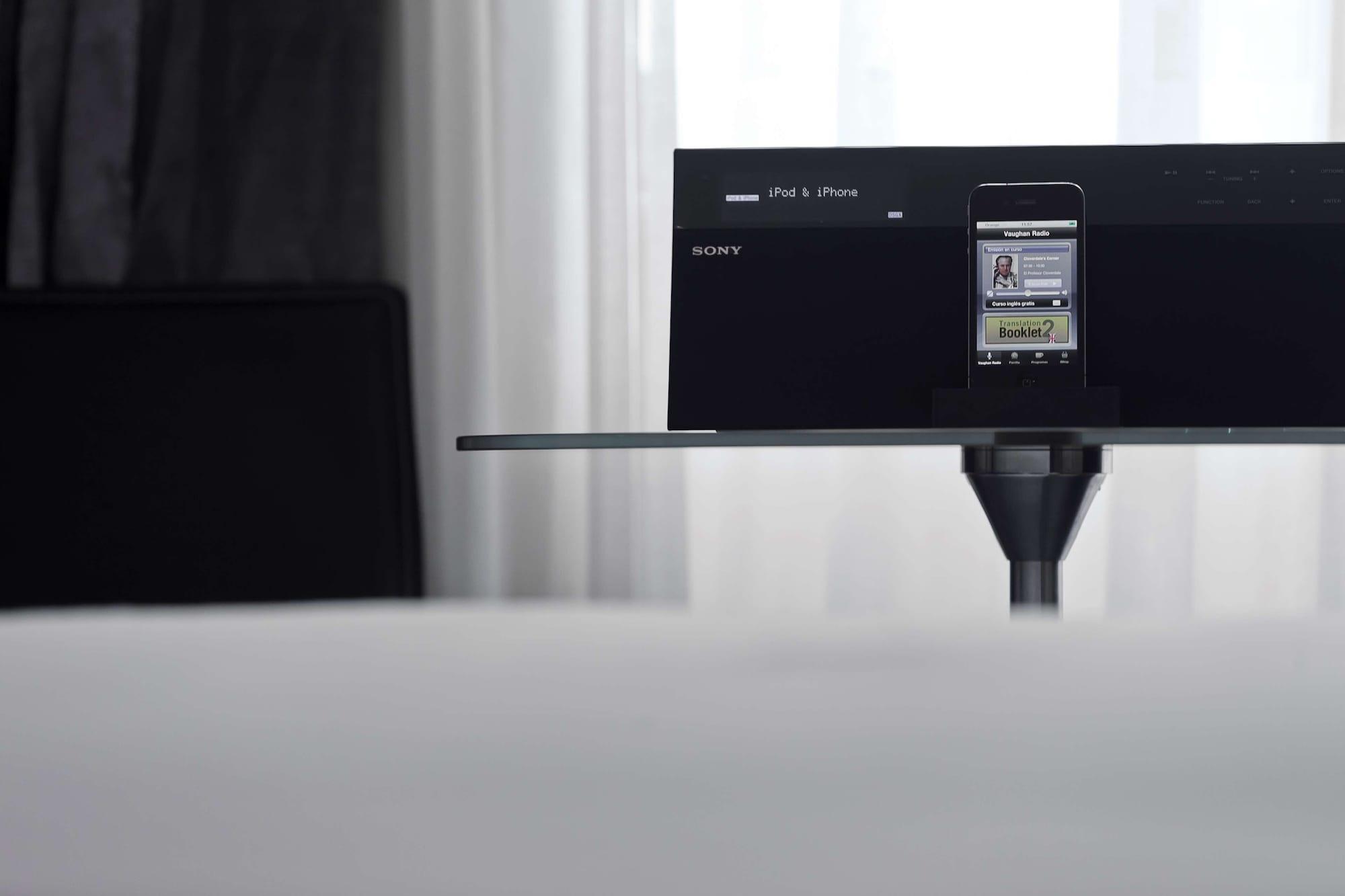 فندق لوبيز دي هارو بلباو المظهر الخارجي الصورة The Apple Remote Dock