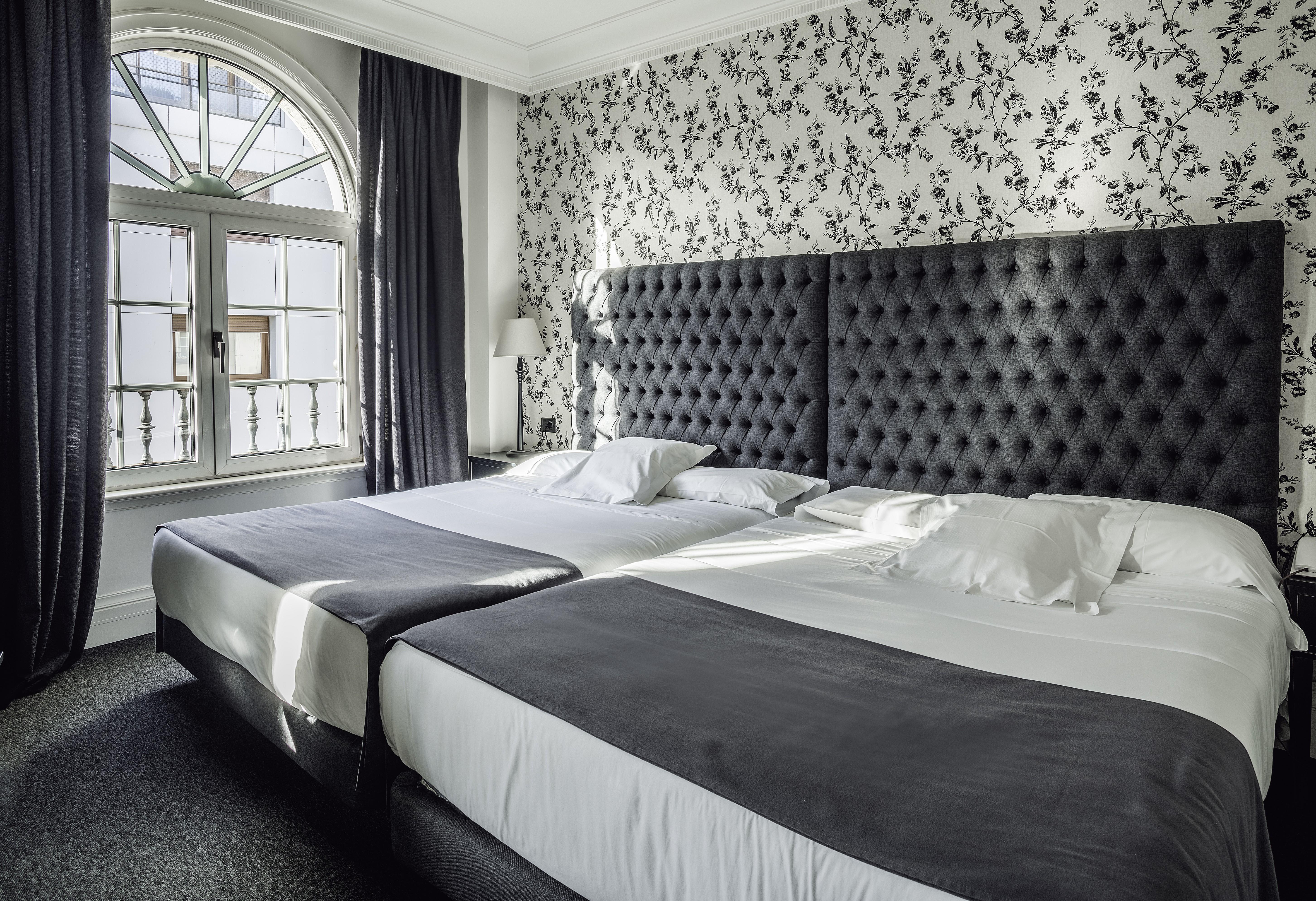 فندق لوبيز دي هارو بلباو المظهر الخارجي الصورة A room at the Hotel Axelmannstein