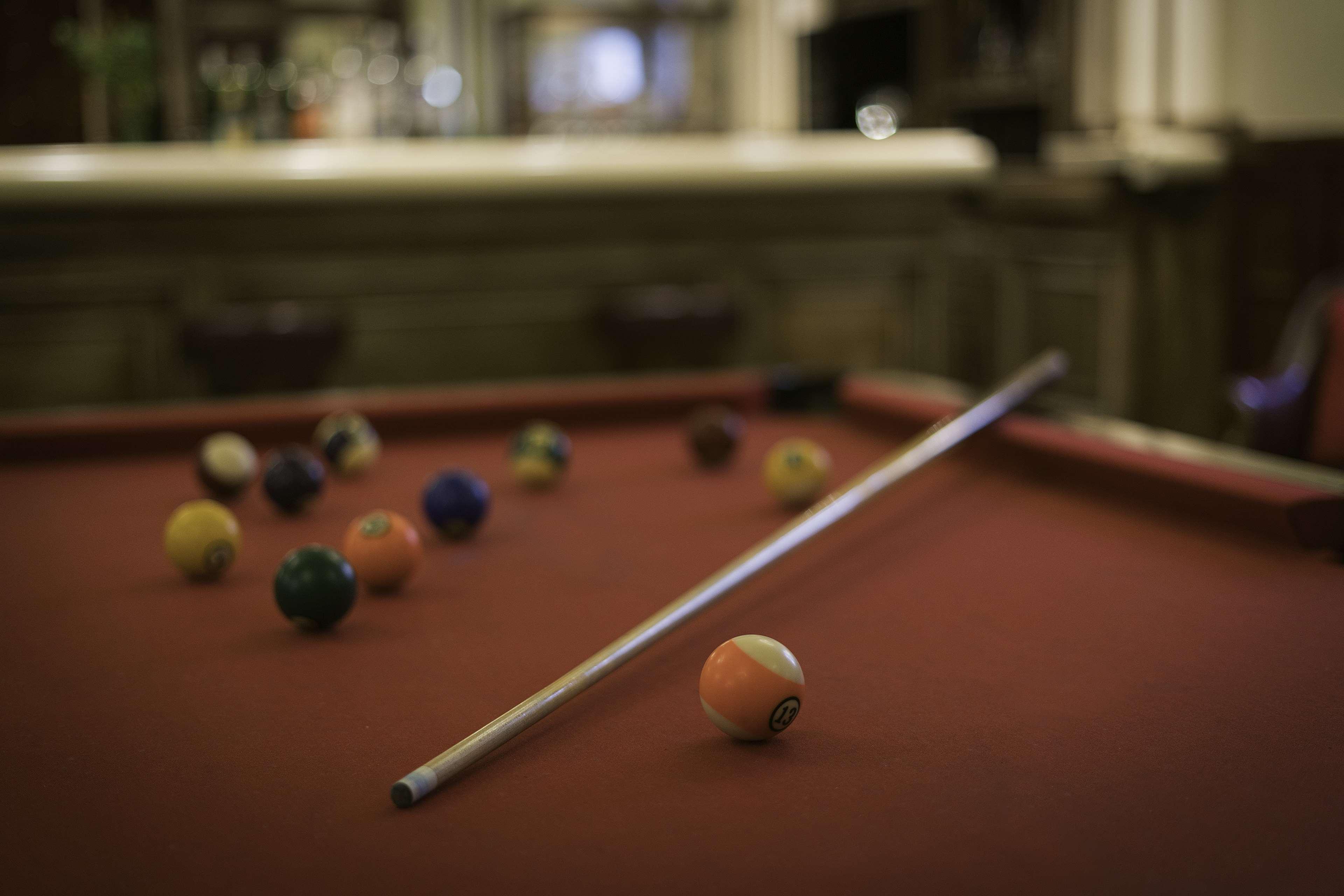 فندق لوبيز دي هارو بلباو المظهر الخارجي الصورة Pool table