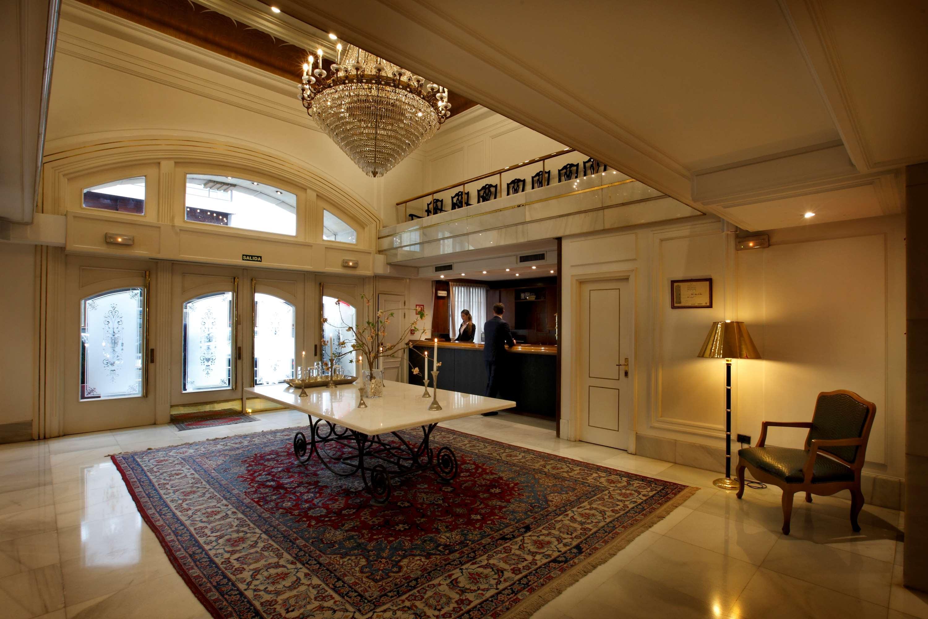 فندق لوبيز دي هارو بلباو المظهر الخارجي الصورة The lobby of the hotel