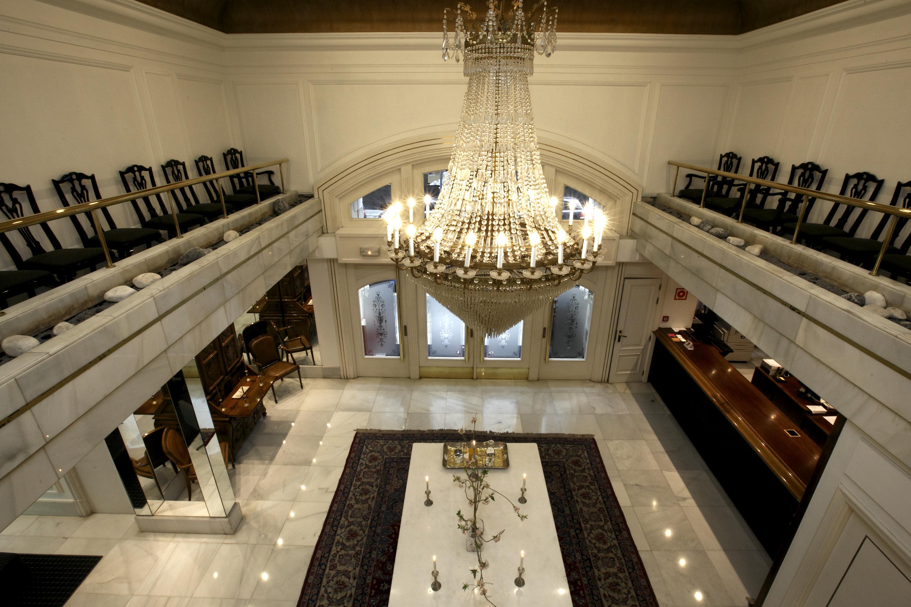 فندق لوبيز دي هارو بلباو المظهر الخارجي الصورة The lobby of the hotel