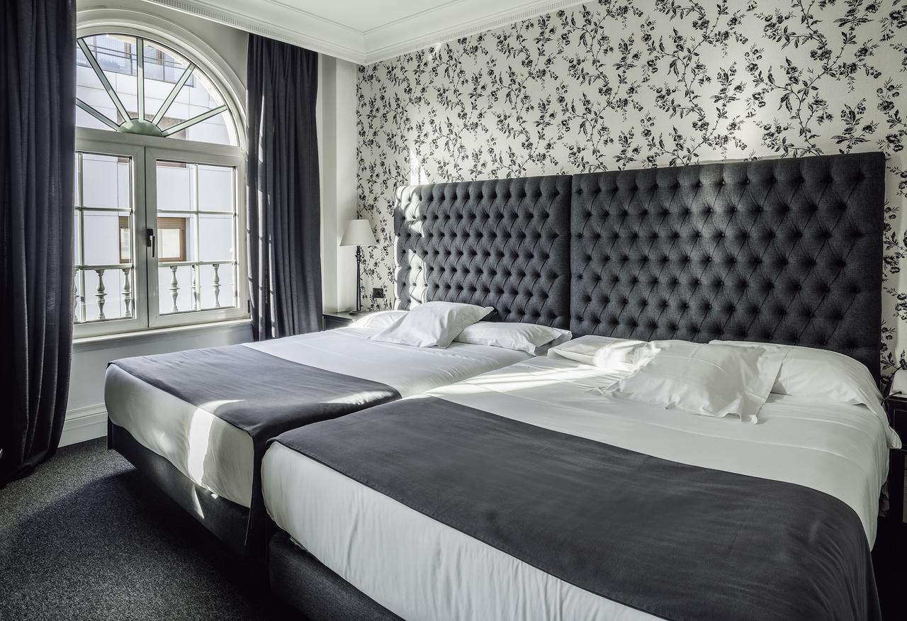 فندق لوبيز دي هارو بلباو المظهر الخارجي الصورة A room at the Hotel Indigo Barcelona